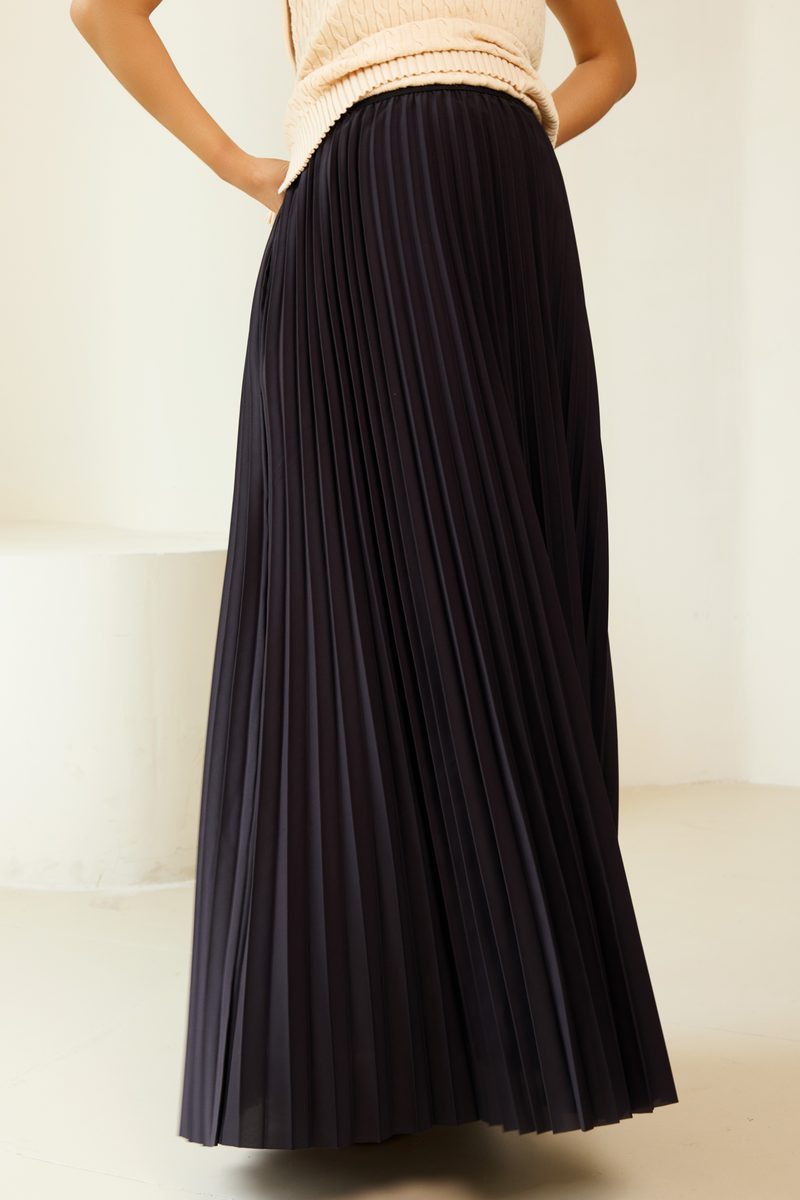 Black Maxi Pleated Skirt