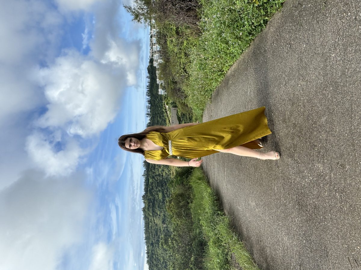 SORRENTO DRESS WITH CHARMS GOLD