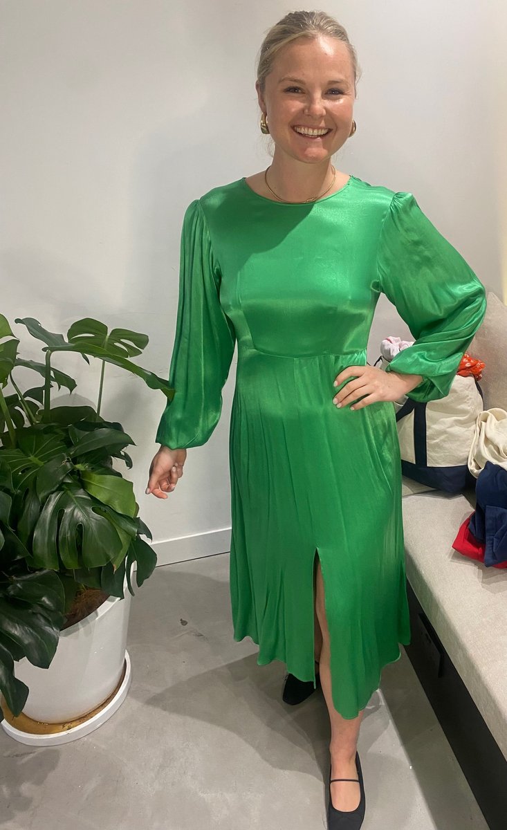 KITRI satin dress in green