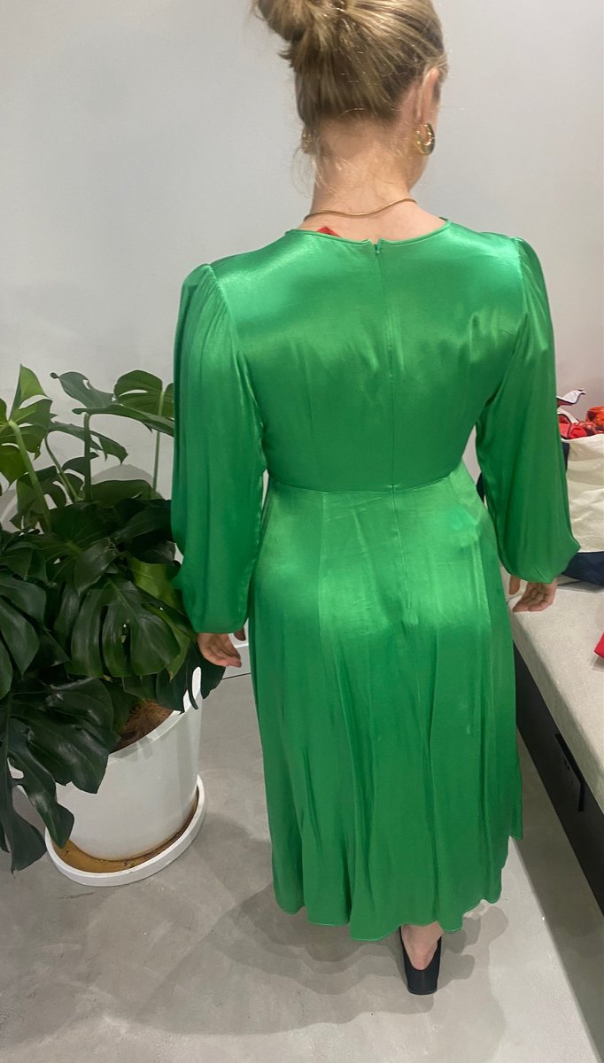 KITRI satin dress in green