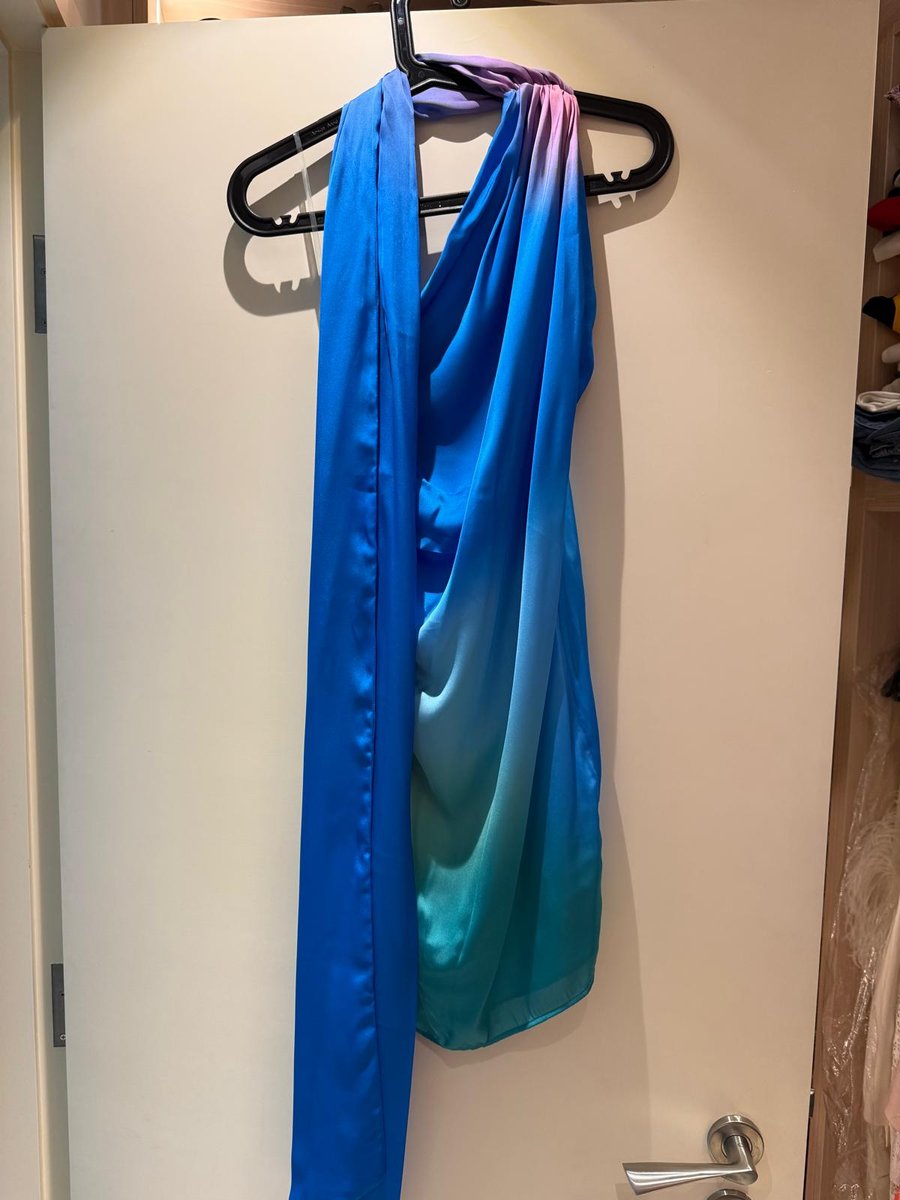 Off the shoulder Blue ombre mini dress with necktie
